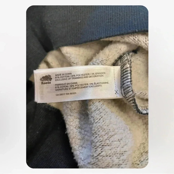 Roots Holiday Beaver Crew Neck  Sweater Size XXS - Picture 7 of 8